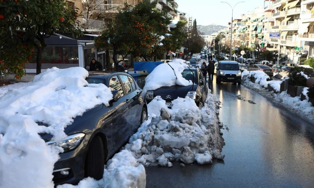 Επιστροφή στην κανονικότητα ...μερικώς! Πώς θα λειτουργήσουν σήμερα Δημόσιο, σχολεία, μαγαζιά και ΜΜΜ
